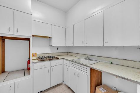 6050 Boulevard East West New York NJ 07093