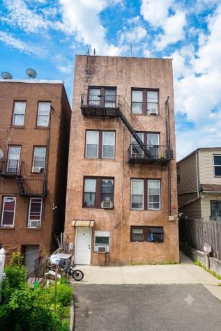 414 18th Street Union City NJ 07087