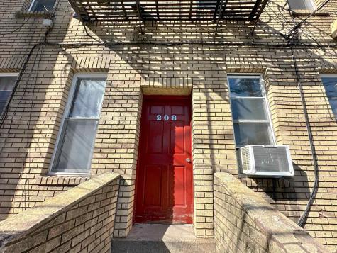 208 38th Street Union City NJ 07087