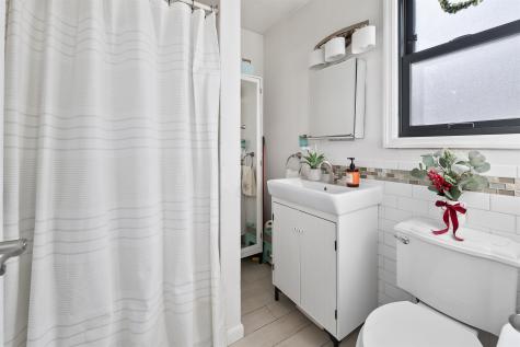 179 Hackensack Plank Road Weehawken NJ 07086