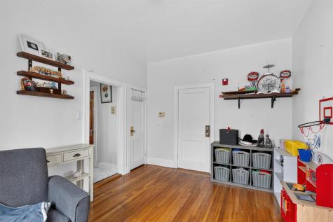 154 Chestnut Avenue Jersey City NJ 07306