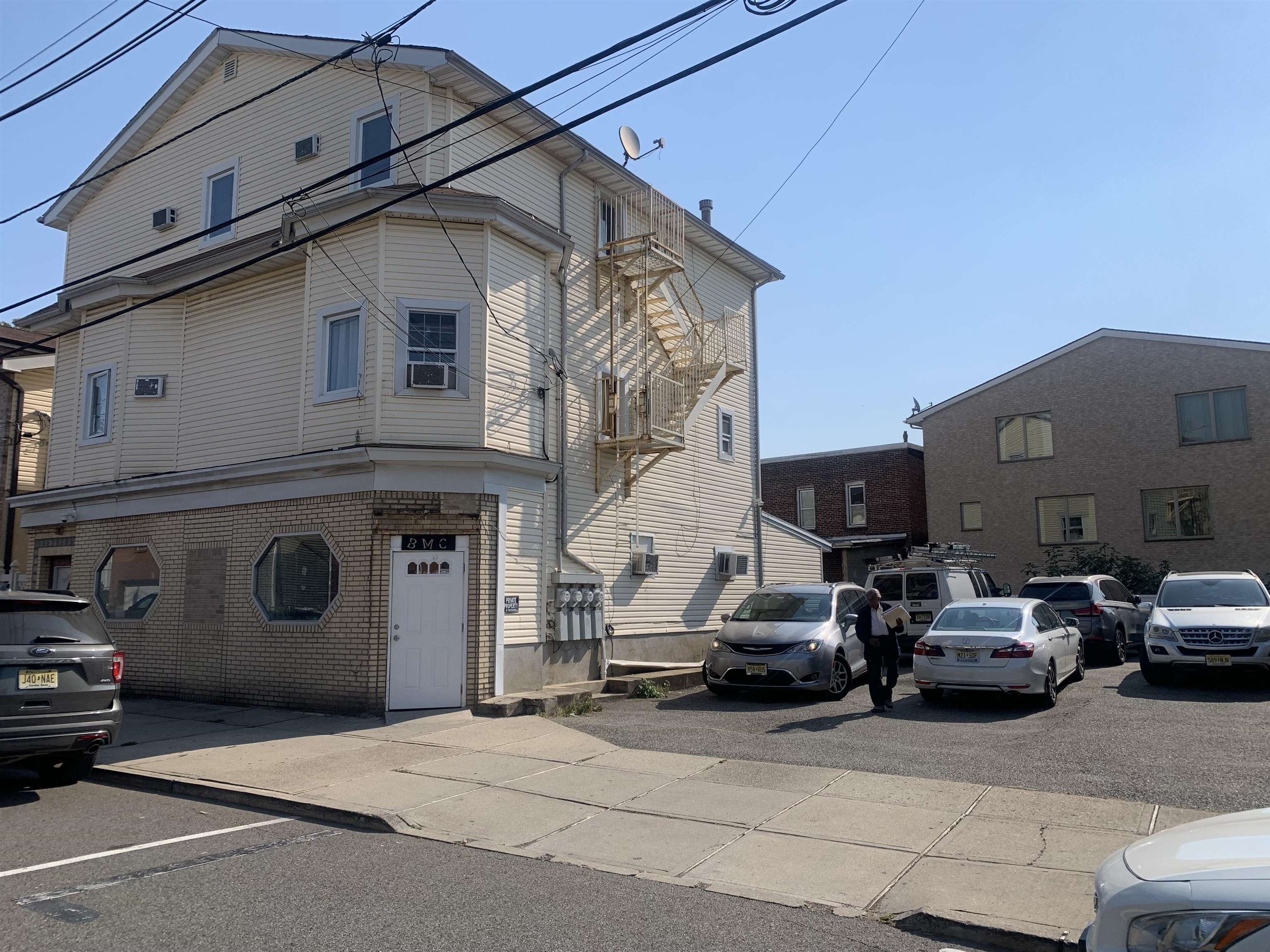 9028 Palisade Plaza North Bergen NJ 07047