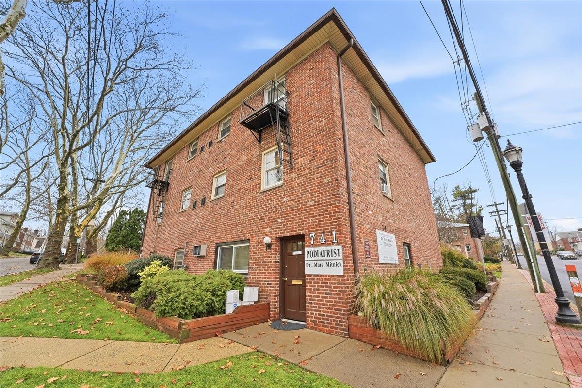 741 Bloomfield Avenue Verona NJ 07044