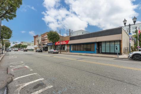 430-432 Broadway Bayonne NJ 07002