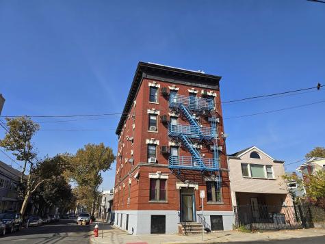 61 Concord Street Jersey City NJ 07306-1652