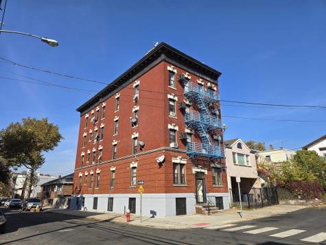61 Concord Street Jersey City NJ 07306-1652