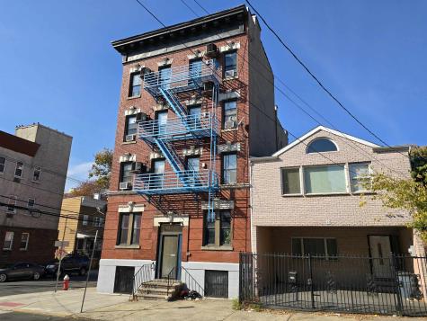61 Concord Street Jersey City NJ 07306-1652
