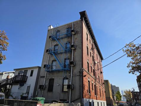 61 Concord Street Jersey City NJ 07306-1652
