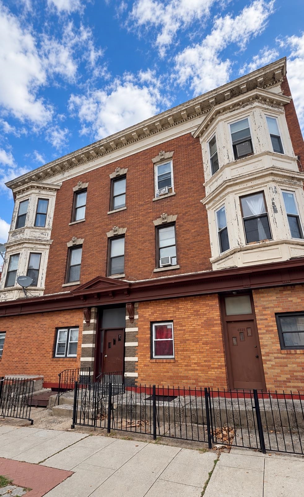 4264 Broadway Union City NJ 07087