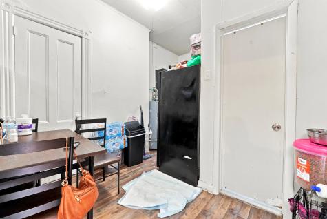 913 Summit Avenue Union City NJ 07087