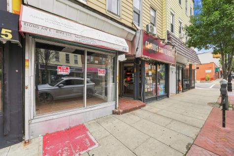 913 Summit Avenue Union City NJ 07087