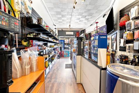913 Summit Avenue Union City NJ 07087