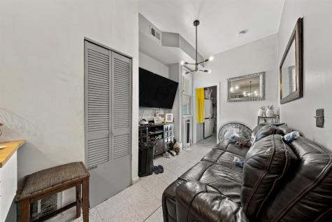 326 32nd Street Union City NJ 07087