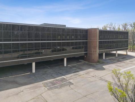 1000 Sylvan Avenue Englewood Cliffs NJ 07632