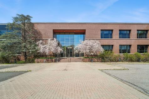 1000 Sylvan Avenue Englewood Cliffs NJ 07632
