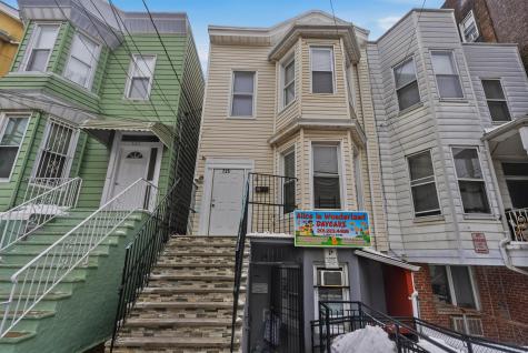 725 17th Street Union City NJ 07087
