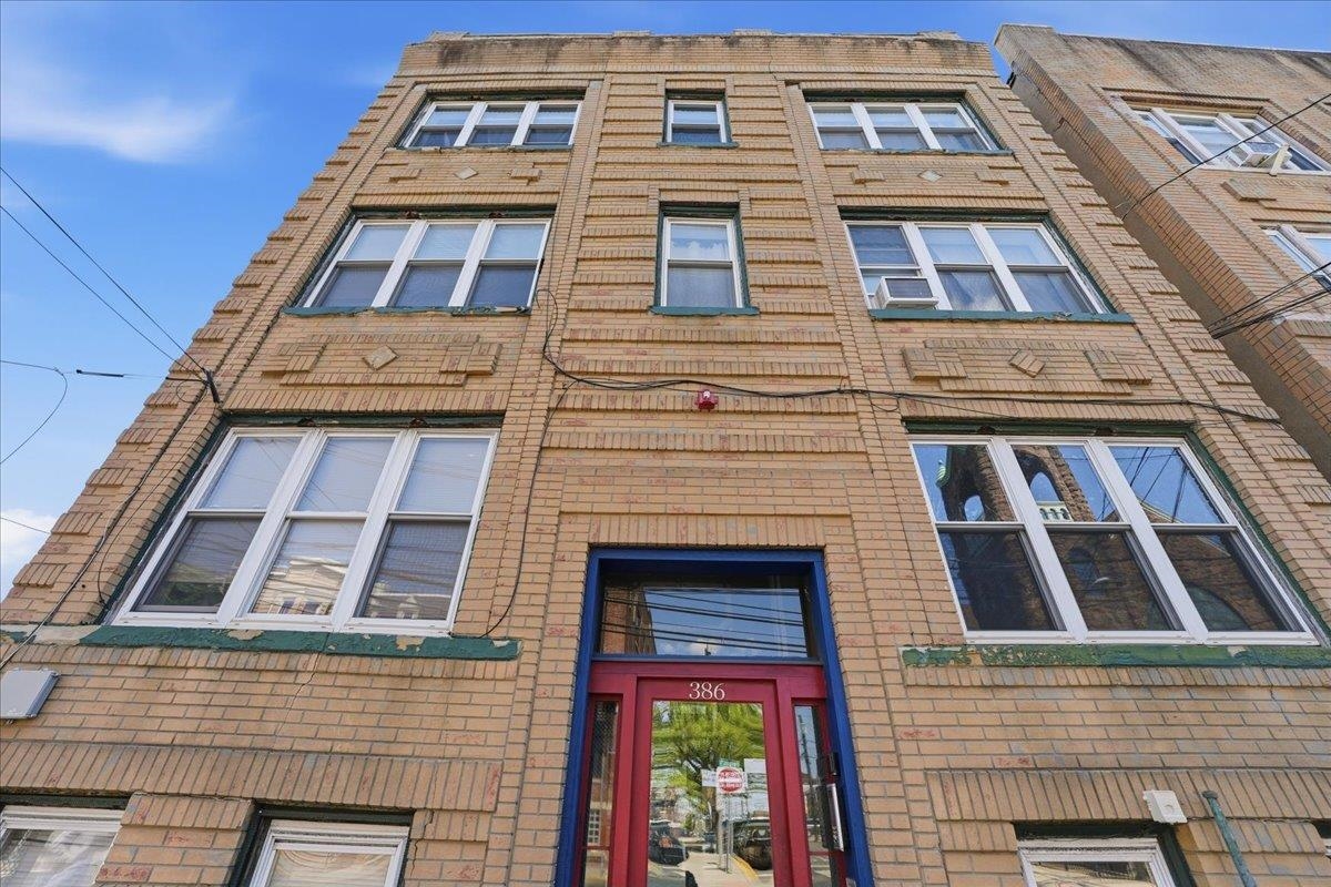 386 Bergen Avenue Jersey City NJ 07304