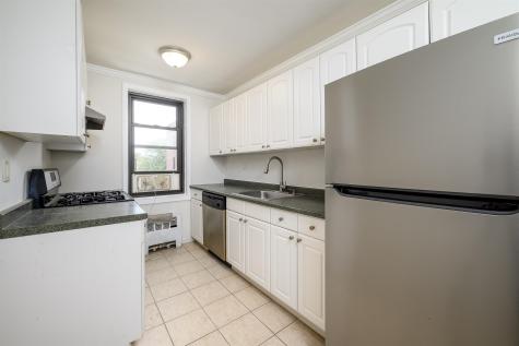 67 West 48th Street Bayonne NJ 07002