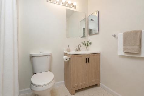 33 Holly Street Jersey City NJ 07305