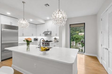 3 Somerset Lane Edgewater NJ 07020