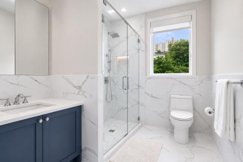 3 Somerset Lane Edgewater NJ 07020