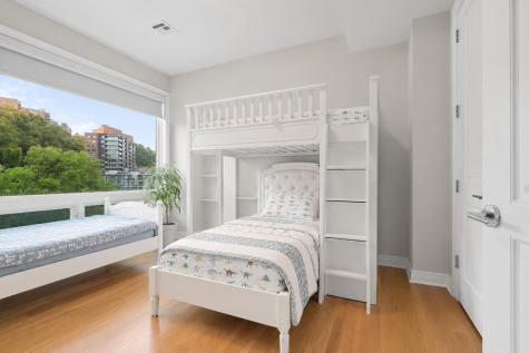 3 Somerset Lane Edgewater NJ 07020