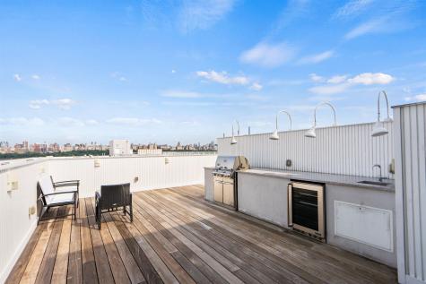 3 Somerset Lane Edgewater NJ 07020
