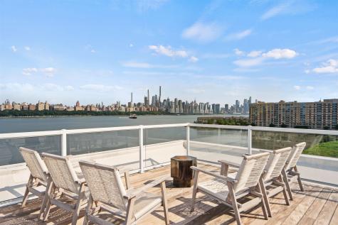 3 Somerset Lane Edgewater NJ 07020
