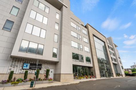 3 Somerset Lane Edgewater NJ 07020