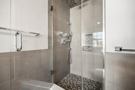 382 Kingston Court West New York NJ 07093