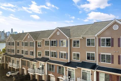 382 Kingston Court West New York NJ 07093
