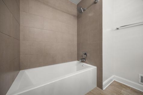 382 Kingston Court West New York NJ 07093