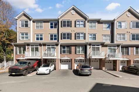 382 Kingston Court West New York NJ 07093