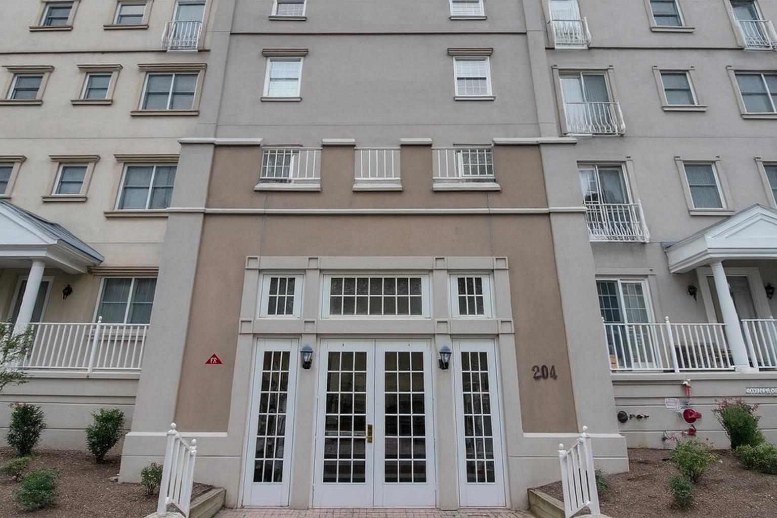 204 Shearwater Court West Jersey City NJ 07305