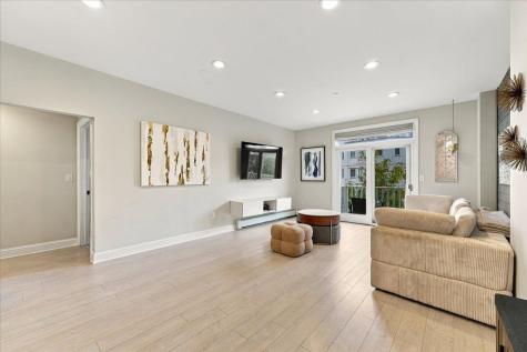 206 Shearwater Court West Jersey City NJ 07305