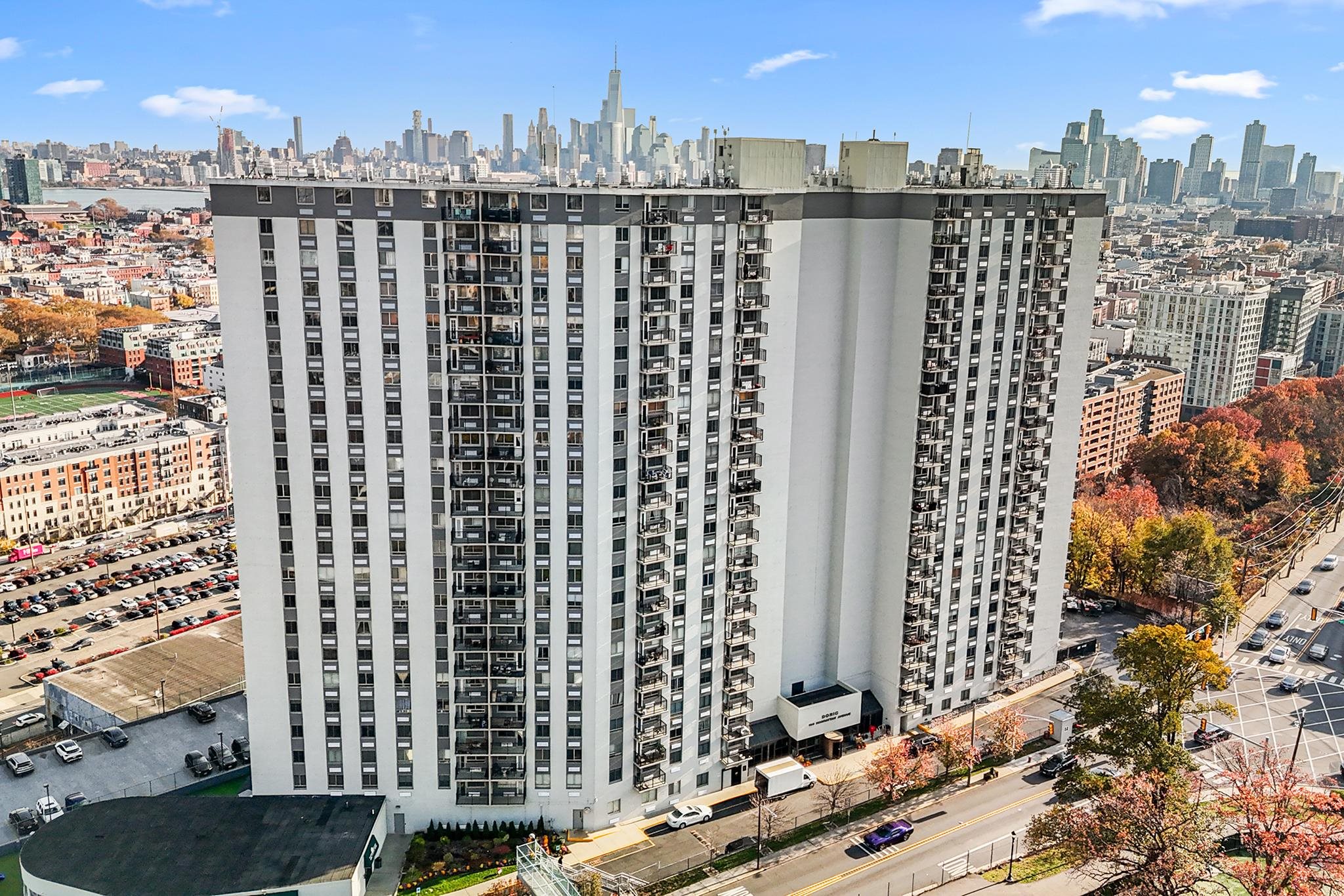 100 Manhattan Avenue Union City NJ 07087
