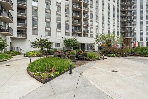 100 Manhattan Avenue Union City NJ 07087