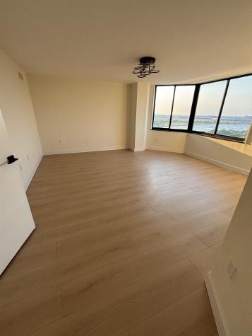 1740 Harmon Cove Tower Secaucus NJ 07094