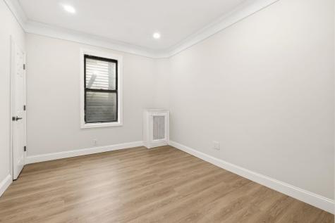 81 Romaine Avenue Jersey City NJ 07306