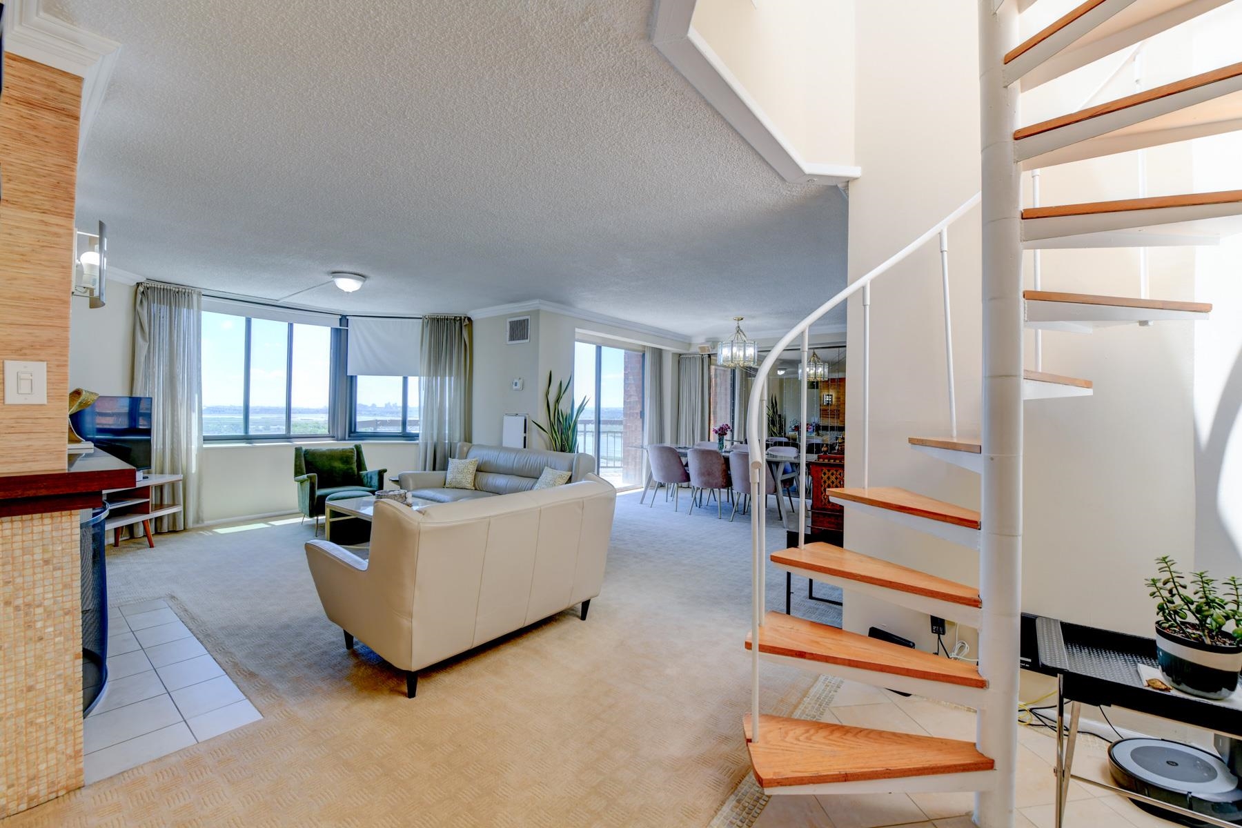 1528 Harmon Cove Tower Secaucus NJ 07094