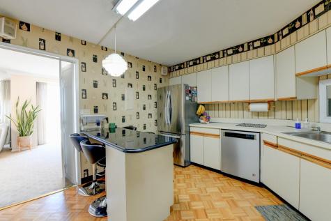 1528 Harmon Cove Tower Secaucus NJ 07094