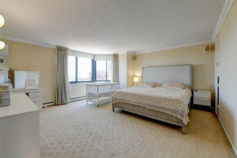 1528 Harmon Cove Tower Secaucus NJ 07094
