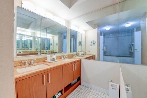 1528 Harmon Cove Tower Secaucus NJ 07094