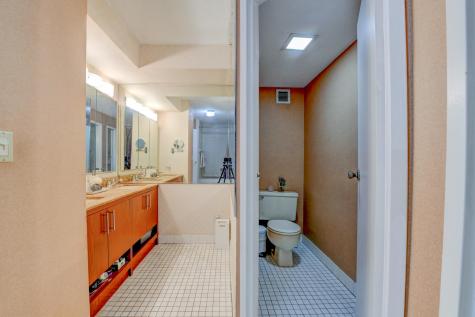 1528 Harmon Cove Tower Secaucus NJ 07094