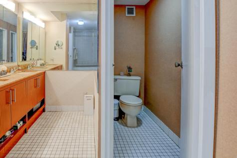 1528 Harmon Cove Tower Secaucus NJ 07094