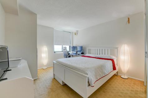 1528 Harmon Cove Tower Secaucus NJ 07094