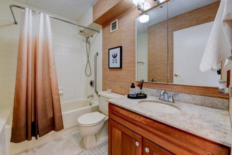 1528 Harmon Cove Tower Secaucus NJ 07094