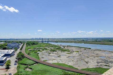 1528 Harmon Cove Tower Secaucus NJ 07094