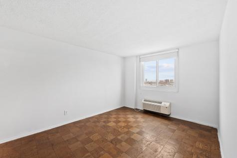 100 Manhattan Avenue Union City NJ 07087