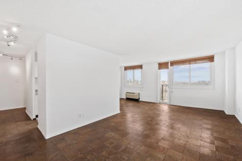 100 Manhattan Avenue Union City NJ 07087
